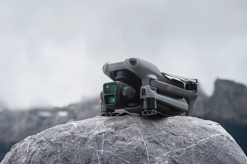 Which remote controllers are compatible with DJI Air 3?